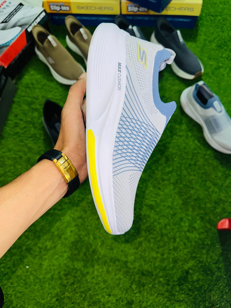 SKECHERS MAX CUSION PREMIUM EDITION 2