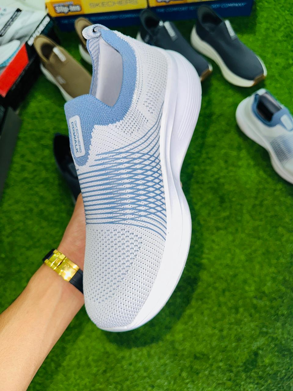 SKECHERS MAX CUSION PREMIUM EDITION 2