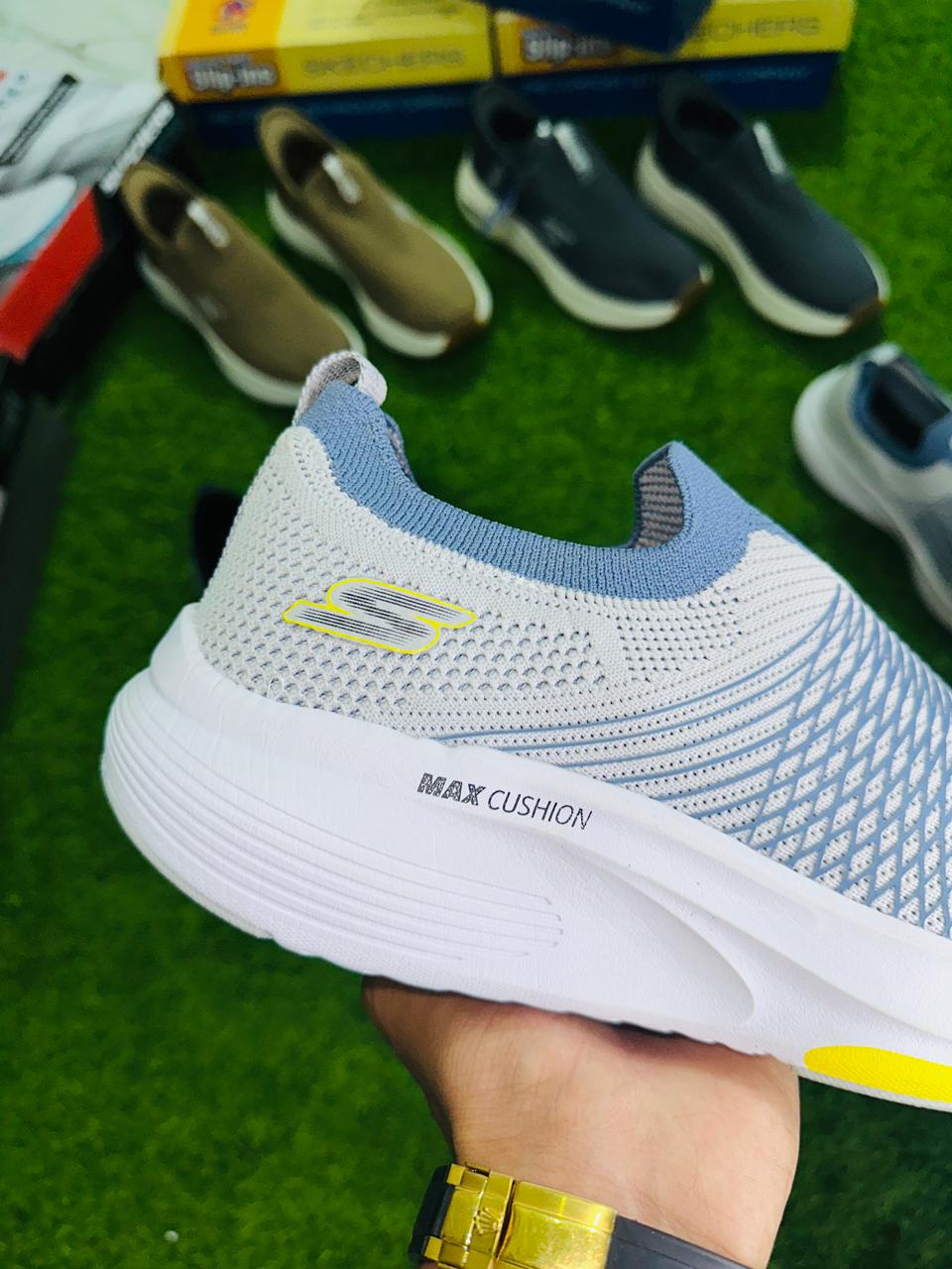 SKECHERS MAX CUSION PREMIUM EDITION 2