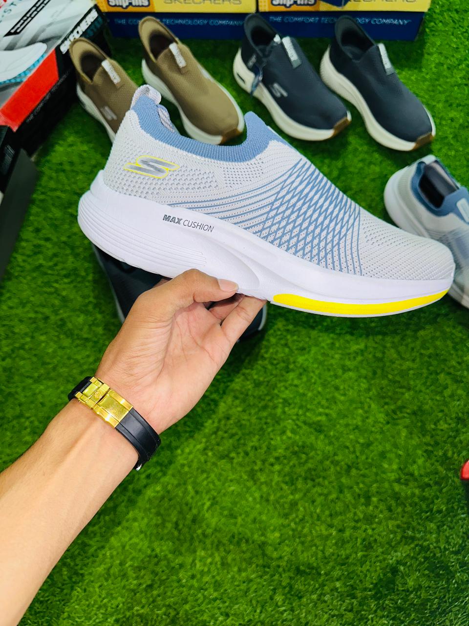 SKECHERS MAX CUSION PREMIUM EDITION 2